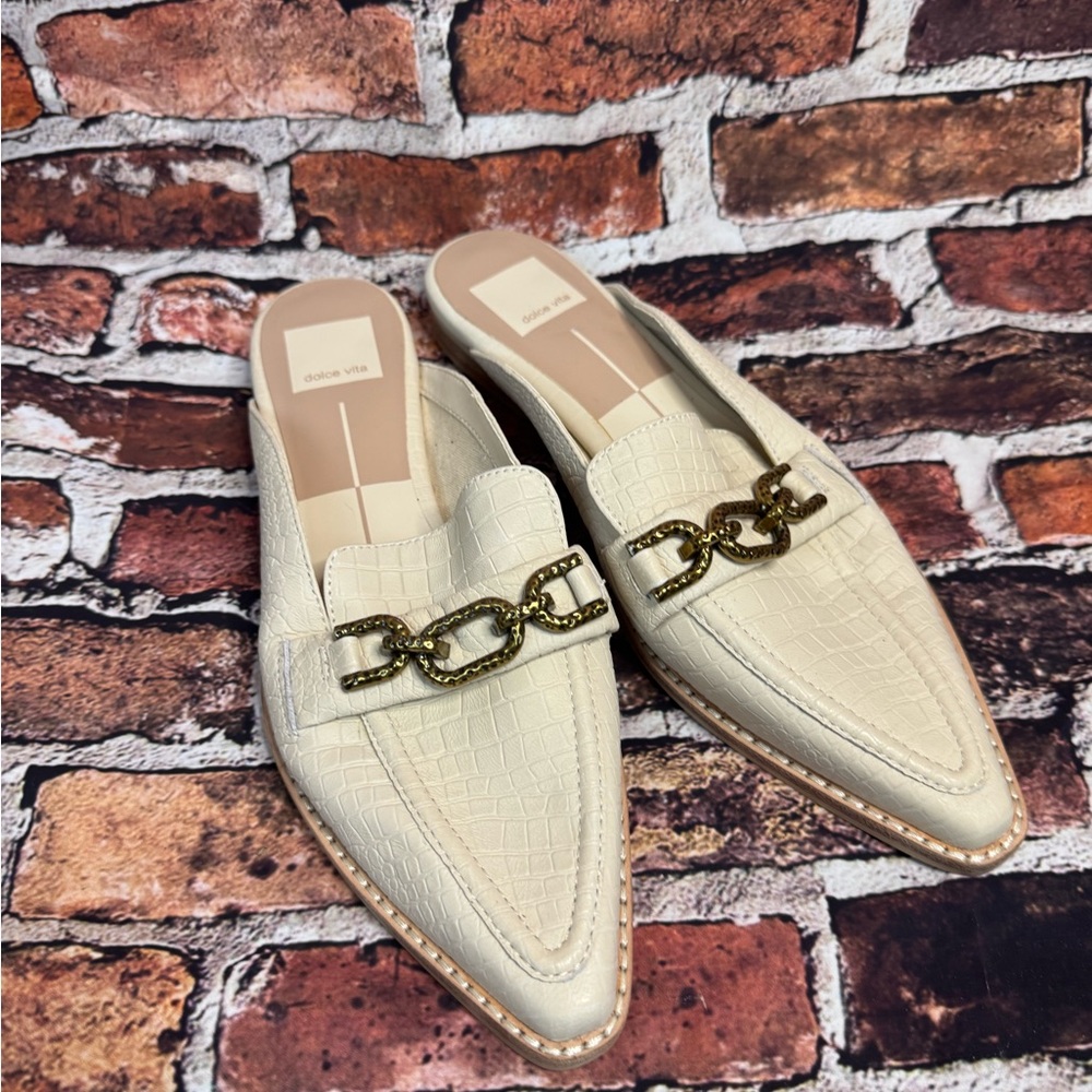Dolce Vita Cream and Gold Women’s Sidon Loafers with Chain Detail